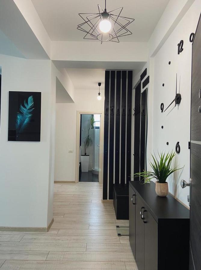 Apartmán Peacock Apartament- Stefan Building Năvodari Exteriér fotografie